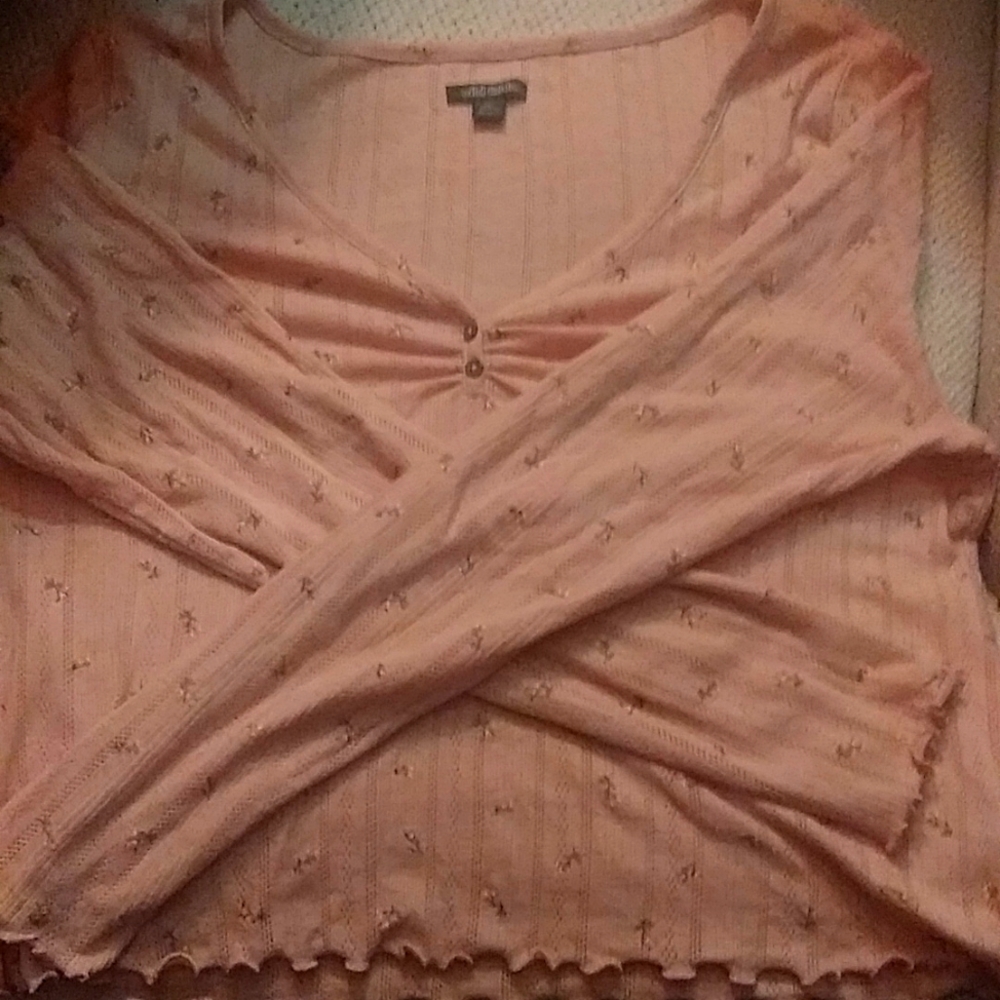 Cropped long sleeve shirt